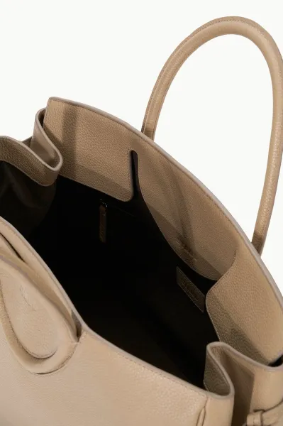 MAUDE CARRYALL